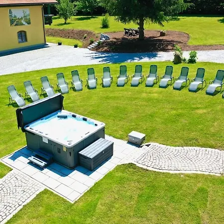 בית נופש Gruppenferienhaus Landhaus St.oswald-mit Pool