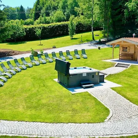 Gruppenferienhaus Landhaus St.oswald-mit Pool בית נופש *