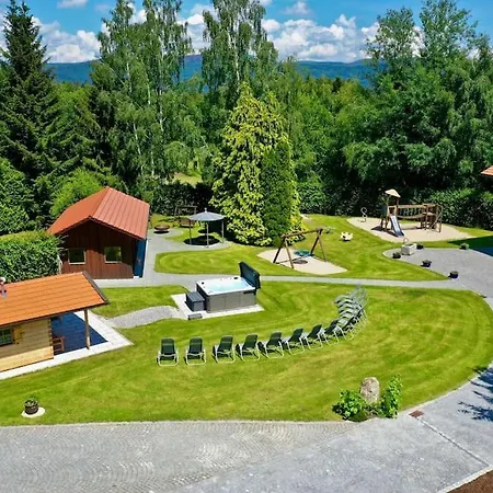 Gruppenferienhaus Landhaus St.oswald-mit Pool בית נופש *